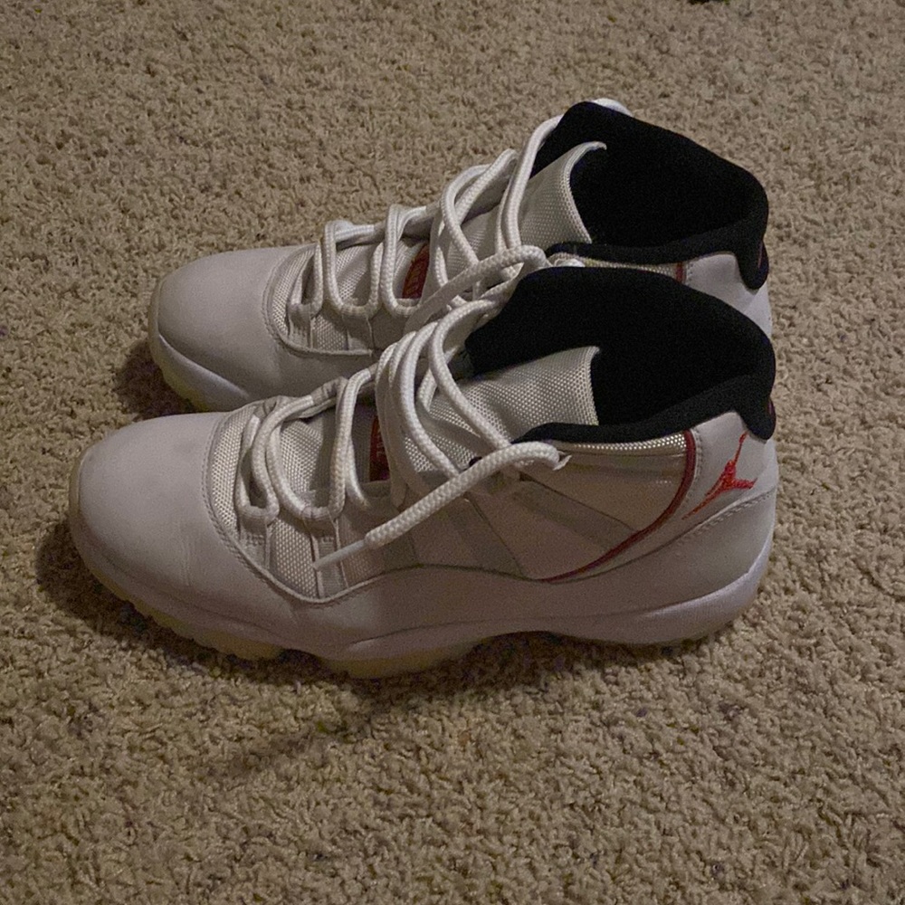 Jordan 11 “Platinum Tint”
